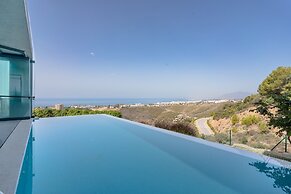 Villa in Marbella With Private Heated Pool