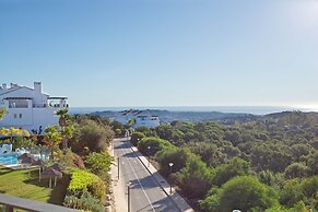 Sunny Terrace Apartment