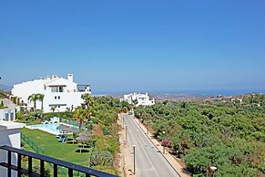 Sunny Terrace Apartment