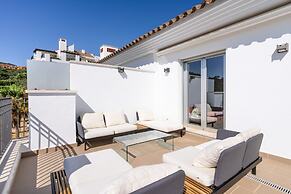 Sunny Terrace Apartment