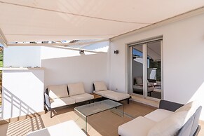 Sunny Terrace Apartment
