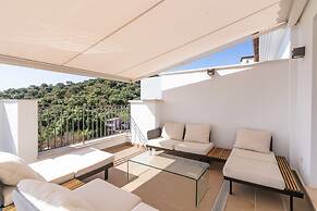 Sunny Terrace Apartment