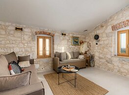 Beautiful Apartment With View
