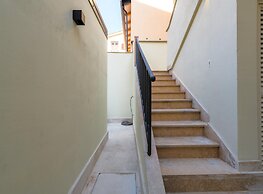 Apartment With Scenic View