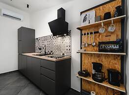 Apartment With Scenic View