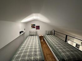 Apartment With Cozy Bedroom