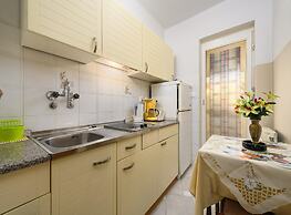 Pretty Apartment With Balcony