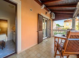Pretty Apartment With Balcony