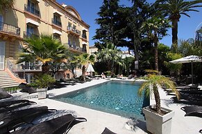 Terrace Apartment in Cannes