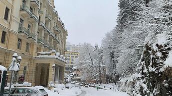 Mountain-view Apartment in Salzburg