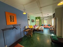 Golden Mango House
