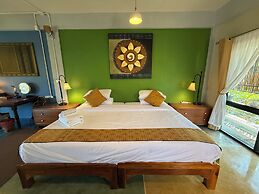 Golden Mango House