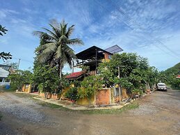 Golden Mango House