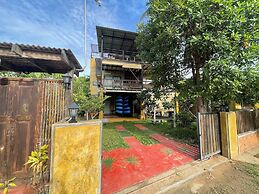Golden Mango House