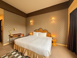 The Très Hotel