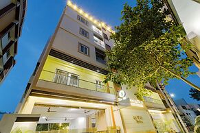 Treebo Sri vi ka Residency