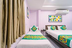 Treebo Sri vi ka Residency