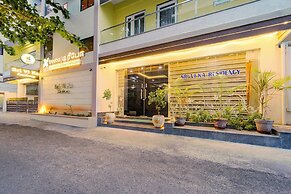 Treebo Sri vi ka Residency