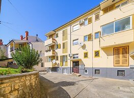Premium Apartment With Patio