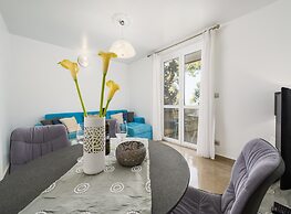 Premium Apartment With Patio