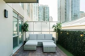 Rivetstays - The Yonge Grand Suites