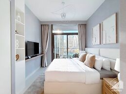 Luxurious 4B Balcony & Views Burjcrown Downtown