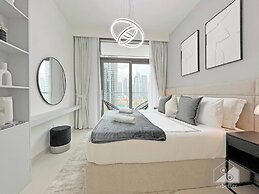 Burj Crown Luxury 3bedroom Balcony & View