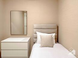 Exclusive Burj Crown 4b Balcony City Views
