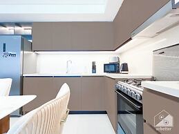 Exclusive Burj Crown 4b Balcony City Views