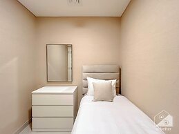 Exclusive Burj Crown 4b Balcony City Views