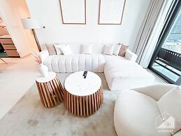 Exclusive Burj Crown 4b Balcony City Views
