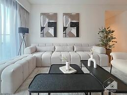 Burj Crown Luxury 2bedroom Balcony & View