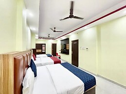 Hotel LV Palace - near Ghats & Temples