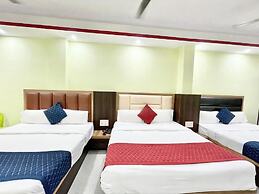 Hotel LV Palace - near Ghats & Temples