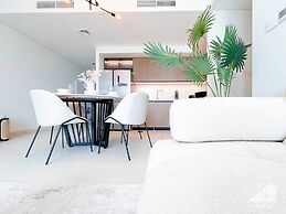 Luxurious 2B Apartment at Burj Crown Downtown