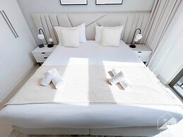 Luxurious 2B Apartment at Burj Crown Downtown