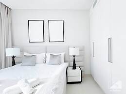 Luxurious 2B Apartment at Burj Crown Downtown