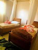 Tick Hotel