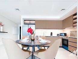 Elegance at Burj Crown Downtown Balcony & View