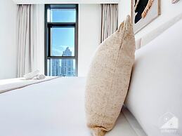 Elegance at Burj Crown Downtown Balcony & View