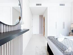 Elegance at Burj Crown Downtown Balcony & View