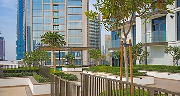 Elegance at Burj Crown Downtown Balcony & View