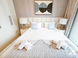 Luxury at Burj Crown Downtown Balcony & View