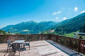 Alpine ski Apartment Getaway
