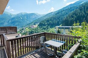 Alpine ski Apartment Getaway