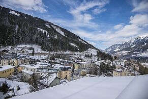 Alpine ski Apartment Getaway