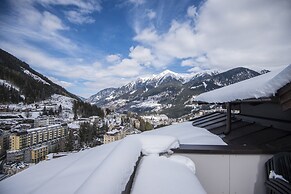 Alpine ski Apartment Getaway