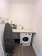 Modern 2 Bedroom Apartment