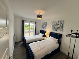 Modern 2 Bedroom Apartment