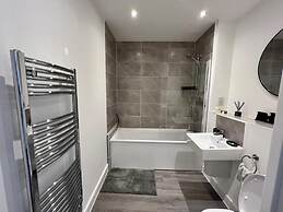 Modern 2 Bedroom Apartment